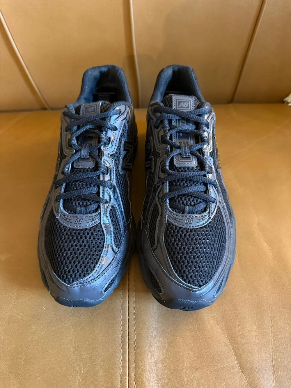 New Balance 740v2 Mens Size 10 Black Gray Athletic Running Shoes Sneakers